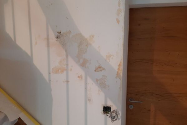 wasserschaden-a-019D3E44A9-AD1B-855A-B8D5-5EAE6DA3E389.jpg